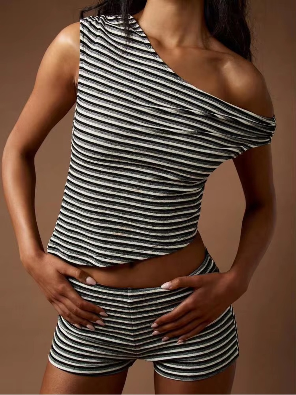 MISSGUIDED Asymmetric Off Shoulder Two Piece Festival Ribbed Booty Shorts Set
